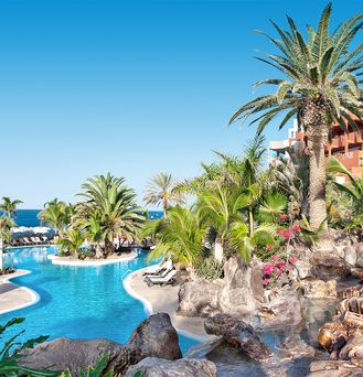 Adrian Hoteles Roca Nivaria GH