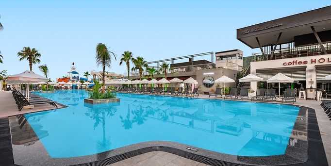 Hotel White City Resort