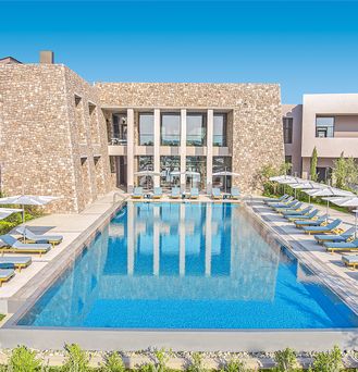 W Costa Navarino