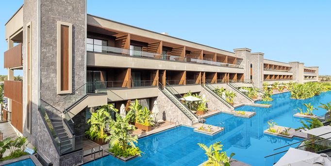 Jacaranda Luxury Resort