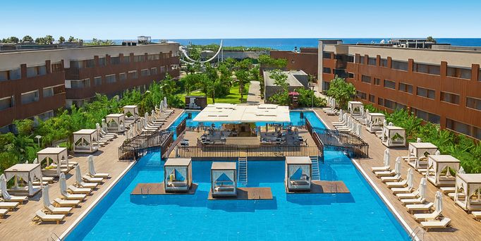 Jacaranda Luxury Resort