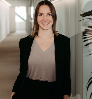 Lara Schäfer Sachbearbeitung Reiseleitung